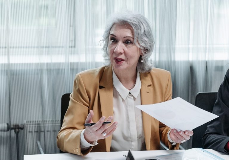 Najwięcej kobiet kieruje firmami założonymi ponad 50 lat temu