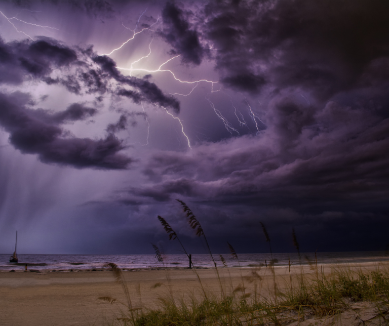 Jak zachować się w czasie burzy?