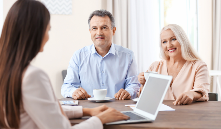 Biura matrymonialne dla Seniorów: czy warto skorzystać z ich usług?