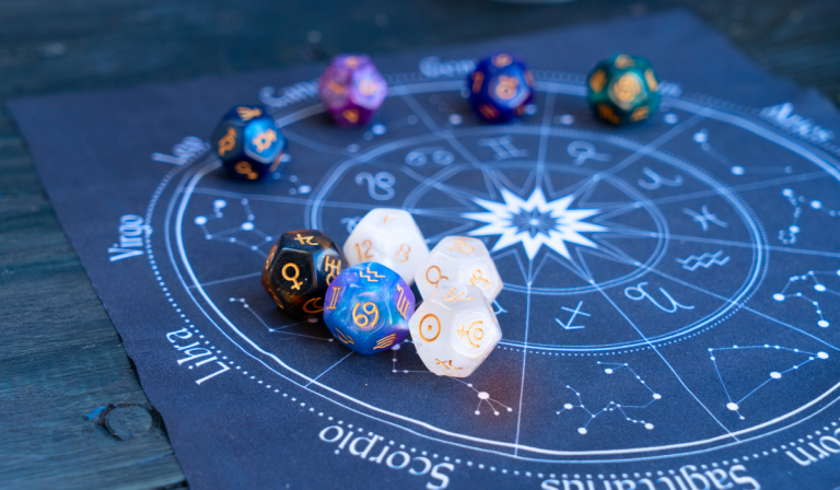 Horoskop na październik 2023 r. dla osób 50+