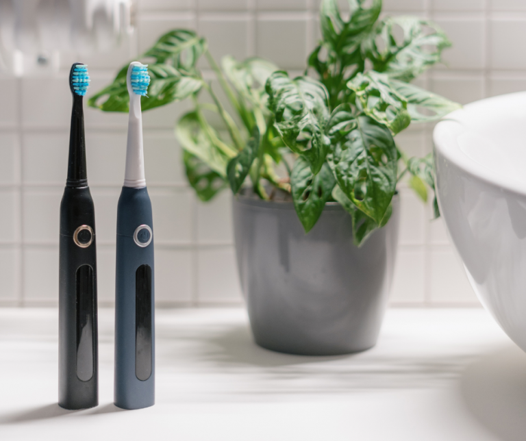 Szczoteczki soniczne do zębów – na czym polega ich fenomen?